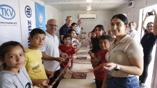 Allianz Grubu CEOsu Oliver Bäte ve Allianz Türkiye CEOsu Tolga Gürkan, UNICEF ile Birlikte Deprem Bölgesini Ziyaret Etti