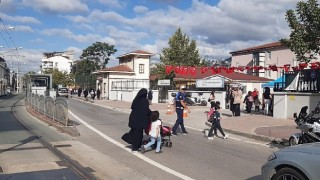 Büyükşehir Zabıtası Okul Önlerinde, Çocuklar Güvende