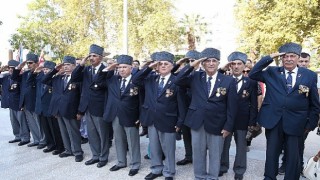 “Gazilerden Anılarla Kıbrıs” Kitabı Seslendirmesine Karşıyakadan Destek