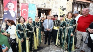 İzmir Kırım Türkleri &apos;Evlerine ; Kavuştu