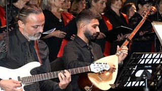 100 kişilik Türk Halk Müziği Cumhuriyet Korosu Kemerde konser verdi