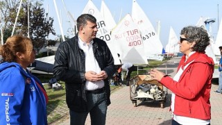 Kadıköy Belediyesi, Cumhuriyetimizin 100. yılına özel yelken yarışları düzenledi