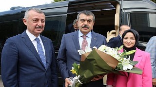 Kocaeli Büyükşehir Belediyesi, Cumhuriyetin 100. yılında Cumhuriyeti ilelebet yaşatacak gençlere 330 Robotik Kodlama Atölyesi armağan etti