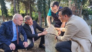 Gölcük Örcün Camisi Haziresi;ndeki Osmanlı dönemine ait mezar taşlarının koruma ve onarımı için çalışma başlatıldı.