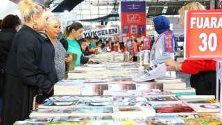 Antalyalılar kitap fuarından memnun 