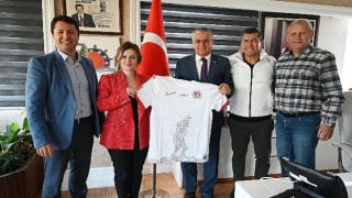 Antalyaspor heyetinden Başkan Topaloğluna ziyaret