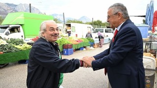 Başkan Topaloğlundan pazar esnafına ziyaret