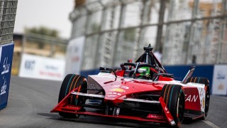 Nissan Formula E Takımı, Diriyah E-Prixsinde podyumdaki yerini aldı