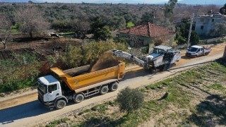 Aydın Büyükşehir Belediyesi Germencik Üzümlü - Moralı arasında yol yapım çalışmalarına devam ediyor