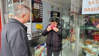 Başkan Sezerden esnafa en güzel hediye