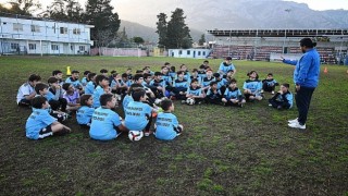 Kemer Belediyesi, geleceğin futbolcularını yetiştiriyor