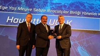 Türkiyenin en iyi UR-GE Projesine Egeli yaş meyve sebze ihracatçıları imza attı