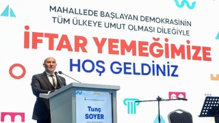 İzmir Büyükşehir Belediye Başkanı Tunç Soyer bin 293 muhtarla iftar yemeğinde bir araya geldi Hepiniz Allaha emanet olun