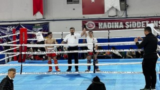 Kemer Belediyesi kick boks sporcuları 5 madalya ile döndü