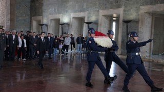 Çankaya Belediye Başkanı Güner ve Meclis Üyeleri ANITKABİRde