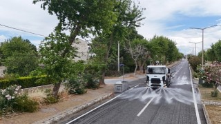 Aydın Büyükşehir Belediyesine bağlı temizlik ekipleri, Aydın kent genelinde çalışmalarını sürdürüyor