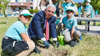 Bergama Belediye Başkanı Dr. Tanju Çelik “Orman Benim” Etkinliğine Katıldı