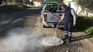 Burhaniye Belediyesi Sağlık İşleri Müdürlüğü İlaçlama Birimi Ekipleri, havaların ısınmasıyla sivrisinek ve karasinek larva mücadelesini hızlandırdı