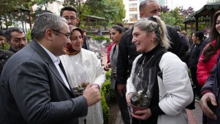 Keçiören Belediye Başkanı Dr. Mesut Özarslan ve eşi Filiz Özarslan Anneler Gününü kutladı