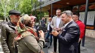 Nevşehir Belediye Başkanı Rasim Arı, Nejdet Ersan Parkı çevresindeki esnaflarla bir araya gelerek sorun ve isteklerini dinledi