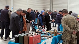 Selçuklu 2.El Pazarı vatandaşlardan oldukça yoğun ilgi gördü