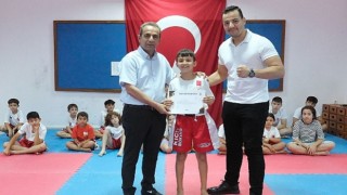 Kemer Belediyesi Kick Boks sporcuları kuşak atladı