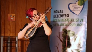 Minik çevreciler geri dönüşüm müzik aletlerinin hikayesini dinledi