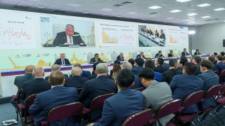 Rosneft su küresel ihtiyaçları karşılamak için dengeli bir enerji geçişini destekliyor