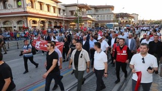 Selçuklu Belediye Başkanı Ahmet Pekyatırmacı Mevlana Meydanında düzenlenen 15 Temmuz Demokrasi ve Milli Birlik Günü etkinliklerindeki coşkuya ortak oldu