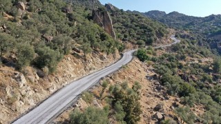 Aydın Büyükşehir Belediyesi, kent genelinde eş zamanlı olarak sürdürülen yol yapım çalışmalarına devam ediyor.