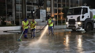 Aydın Büyükşehir Belediyesine bağlı temizlik ekipleri, Aydın kent genelinde çalışmalarını sürdürüyor