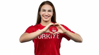 Buse Tosun Çavuşoğlu Paris 2024 teki İlk Güreş Madalyamızı Kazandı