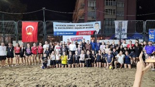 Gölcük Plaj Voleybolunu Çok Sevdi