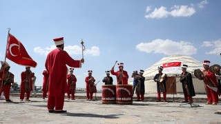 Konya Büyükşehir Malazgirt Zaferinin 953. Yıl Dönümü Coşkusuna Eşlik Ediyor