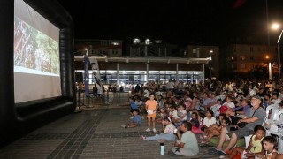 Küçükçekmece de Açık Hava Sinema Günlerine Yoğun İlgi