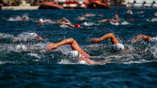 Memorial, 36. Samsung Boğaziçi Kıtalararası Yüzme Yarışında Sporcuların Yanında