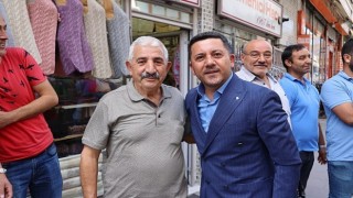 Nevşehir Belediye Başkanı Rasim Arı, Belediye Caddesi ve Keçeciler Caddesinde esnaf ziyaretlerinde bulundu