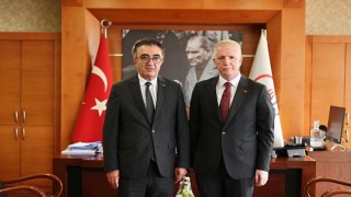 Vali Gül&#39;den Başkan Mutluya ziyaret