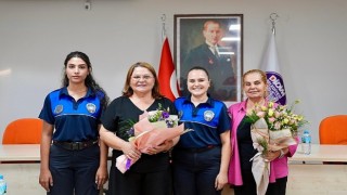 Didim Belediye Başkanı Hatice Gençay, kentin refah ve güvenliği için, özverili bir şekilde görev yapan Didim Belediyesi Zabıta Personeli ile bir araya geldi