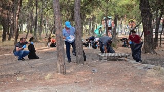 Gönüllülerden çevre temizliği Kıvılcımı