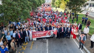 İzmirliler Zafer Yürüyüşünde buluştu