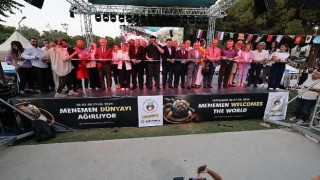 Menemenin Uluslararası Festivaline Görkemli Açılış