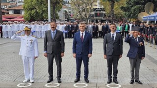 Mustafa Kemal Atatürke, “Gazî” ünvânı ve “Mareşal” rütbesi verilmesinin 101.yıl dönümü ve “19 Eylül Gaziler Günü” Gölcük Anıtparkta törenle kutlandı.