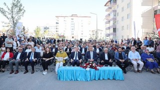 Sivas Belediyesi tarafından Şeyh Şamil Mahallesinde yapımı tamamlanan Nevzat Öztürk Parkı hizmete açıldı.