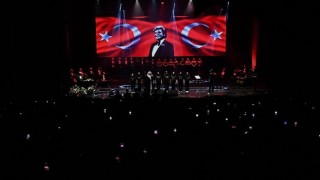 Zeki Müren, masal tadında bir gece ile anıldı