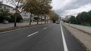 Derince Ertuğrul Gazi Caddesi nde yol çizgileri çizildi