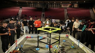 Geleceği Kodlayan Gençler Küçükçekmecede VEX Robotics Turnuvasında Buluştu