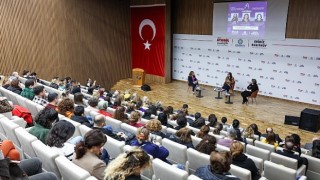 Bakırköy Belediyesinden kadına şiddete karşı konferans düzenledi