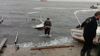 Büyükşehir batan tekneleri çıkardı