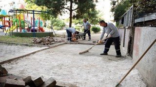 Karşıyaka Belediyesi 1 ayda 100den fazla parkı bakıma aldı